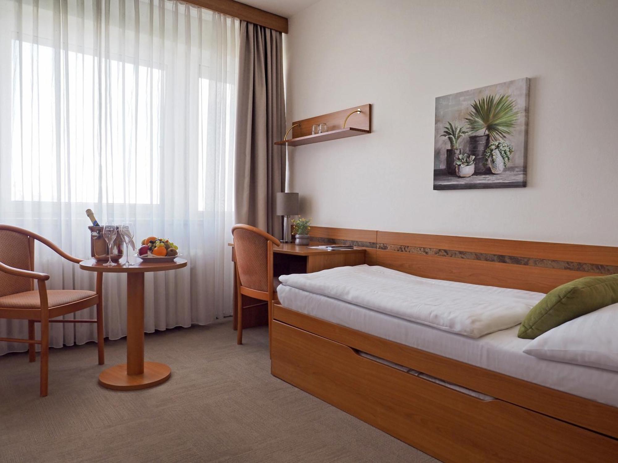 Hotel Ilf Prague Luaran gambar